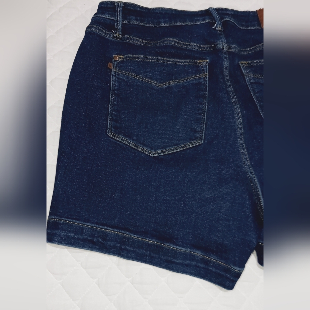EUC Judy Blue Dark Blue Denim Shorts Size 1XL - Picture 5 of 13